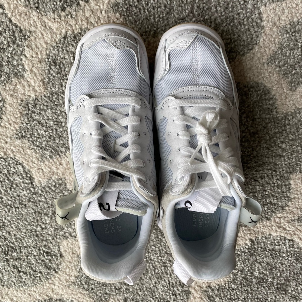 NWOT Nike Jordan MA2 sneakers